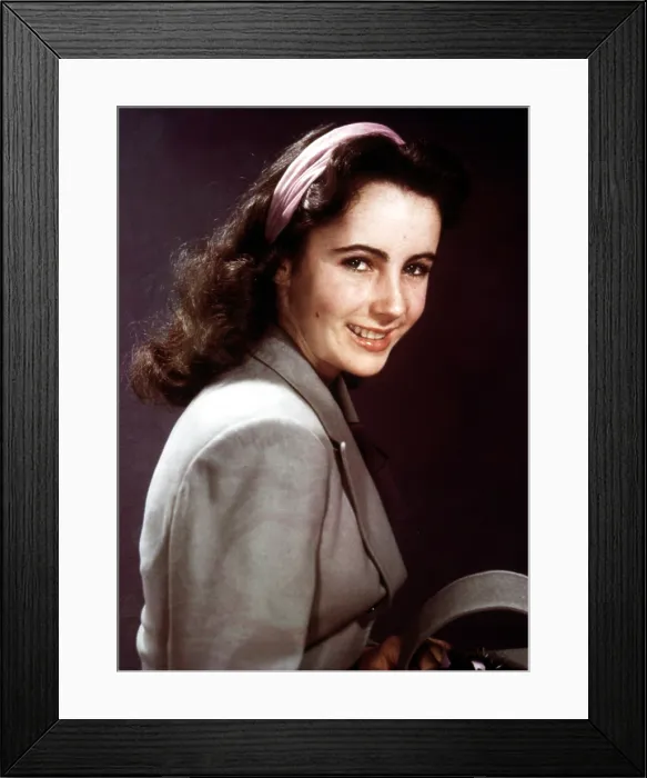 Framed Print : Elizabeth Taylor Framed Print : Elizabeth Taylor