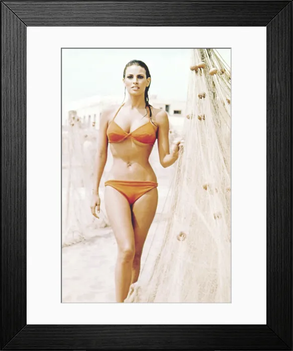 Framed Print : Raquel Welch, FATHOM, 1967 Framed Print : Raquel Welch, FATHOM, 1967