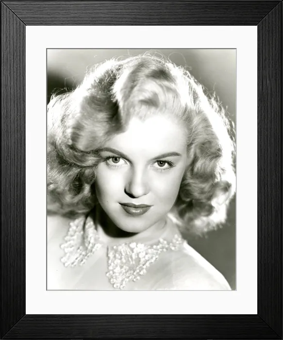 Framed Print : Marilyn Monroe, ca. 1949. - Photo: Courtesy Everett Collection