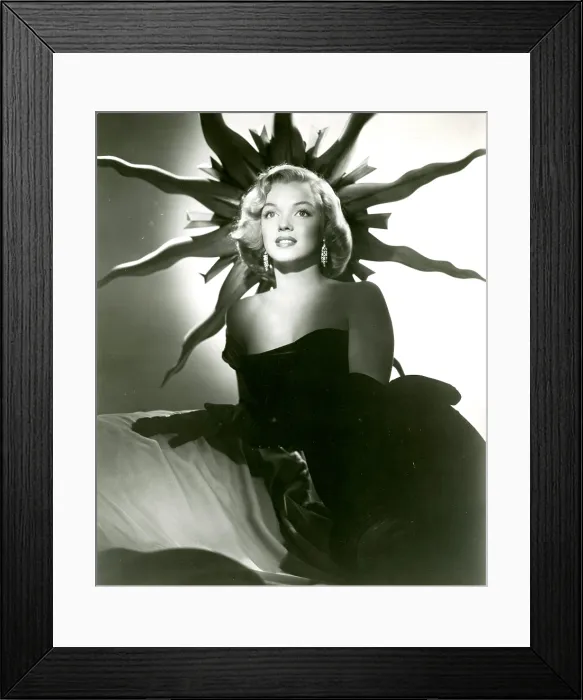 Framed Print : Marilyn Monroe, ca. 1950. - Photo: Courtesy Everett Collection Framed Print : Marilyn Monroe, ca. 1950. - Photo: Courtesy Everett Collection