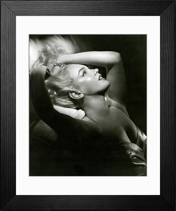 Framed Print : Marilyn Monroe, ca. 1950. - Photo: Courtesy Everett Collection Framed Print : Marilyn Monroe, ca. 1950. - Photo: Courtesy Everett Collection