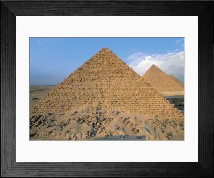 Framed Print : EGYPT. GIZA. Giza. Pyramids of Menkaure, Khafre and Khufu. Egyptian art. Old Kingdom. Architecture. AISA / Everett Collection**US SALES ONLY**
