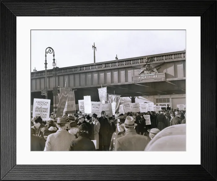 Framed Print : Abraham Lincoln Brigade is welcomed home