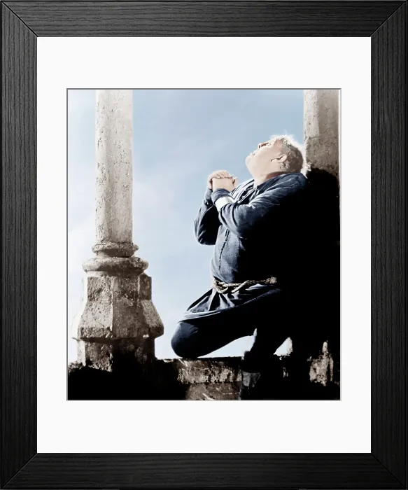 Framed Print : THE HUNCHBACK OF NOTRE DAME, Charles Laughton, 1939