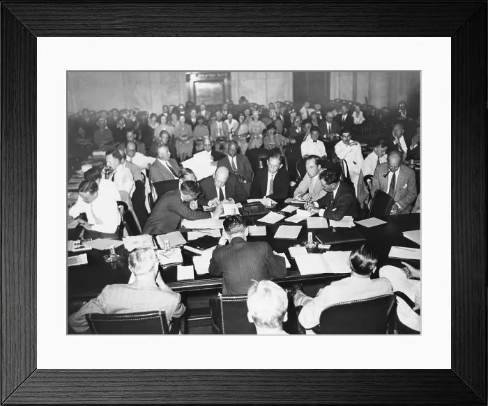 Framed Print : Senate munitions Investigating Committee, Sept. 12, 1934. General view as the DuPonts begin their testimony