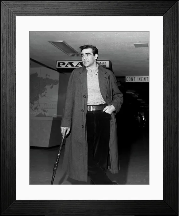 Framed Print : SEAN CONNERY arrives for work on DARBY O'GILL AND THE LITTLE PEOPLE, 1959 Framed Print : SEAN CONNERY arrives for work on DARBY O'GILL AND THE LITTLE PEOPLE, 1959
