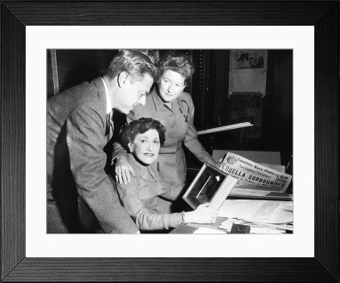 Framed Print : Louella Parsons, Hollywood gossip columnist, with CBS-TV Producer, Martin Manulis