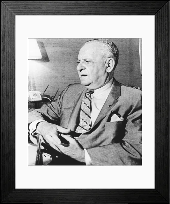Framed Print : Armand Hammer, chairman of Occidental Petroleum in a news conference, June 9, 1973 Framed Print : Armand Hammer, chairman of Occidental Petroleum in a news conference, June 9, 1973
