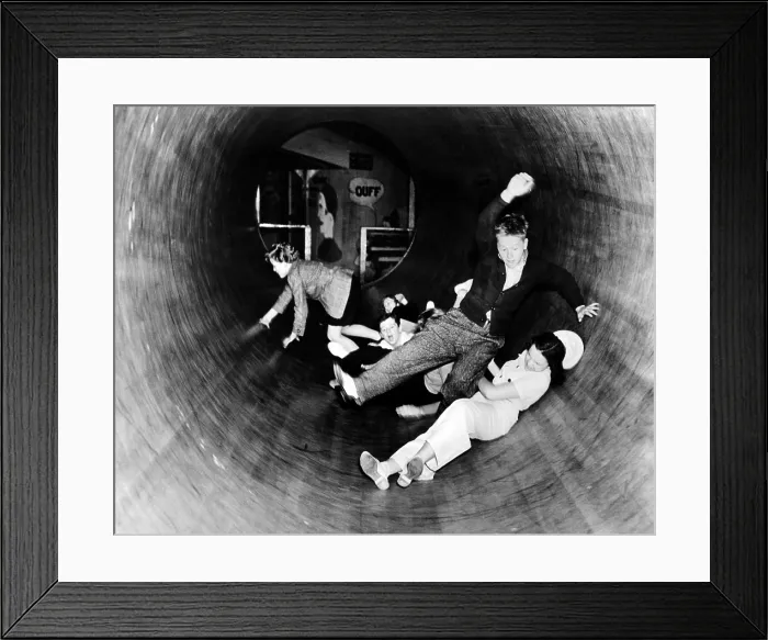Framed Print : Hollywood child actors on a school holiday at the Venice Pier Framed Print : Hollywood child actors on a school holiday at the Venice Pier