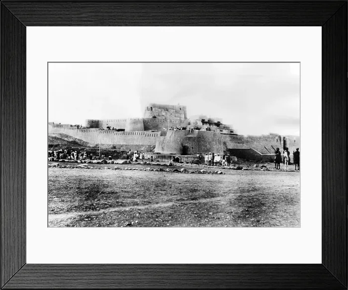 Framed Print : Jimrud Fort in the Khyber Pass, the strategic trail joining the Pakistani frontier with the Afghanistan's Hindu Kush mountains. Ca. 1930s