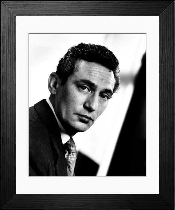 Framed Print : FATHER BROWN, (aka THE DETECTIVE), Peter Finch, 1954