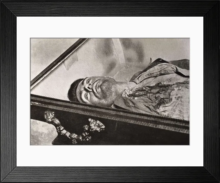 Framed Print : Spain (1906). Corpse of the anarchist terrorist Mateo Morral after his attempted murder against Alfonso XIII. AISA / Everett Collection**US SALES ONLY** Framed Print : Spain (1906). Corpse of the anarchist terrorist Mateo Morral after his attempted murder against Alfonso XIII. AISA / Everett Collection**US SALES ONLY**