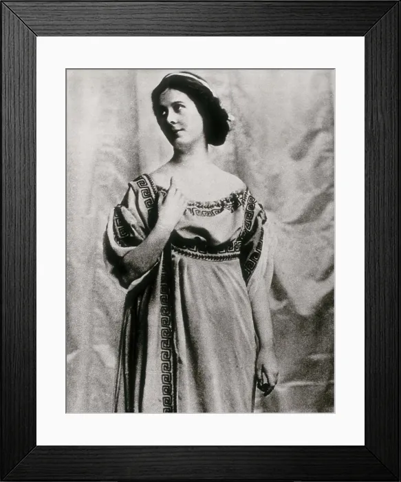 Framed Print : DUNCAN, Isadora (1878-1927). Portrait of the ballerina. AISA / Everett Collection**US SALES ONLY** Framed Print : DUNCAN, Isadora (1878-1927). Portrait of the ballerina. AISA / Everett Collection**US SALES ONLY**
