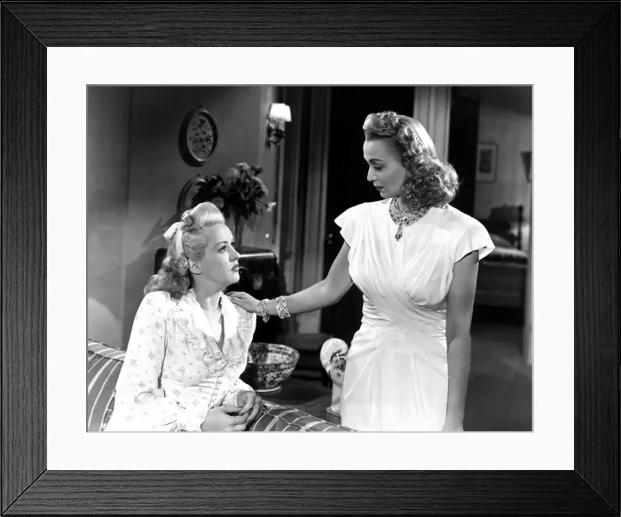 Framed Print : I WAKE UP SCREAMING, from left, Betty Grable, Carole Landis, 1941, TM and Copyright 20th Century Fox Film Corp. All rights reserved. Courtesy: Everett Collection