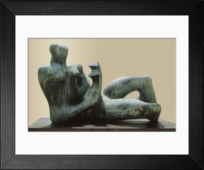 Framed Print : MOORE, Henry (1898-1986). Reclining Mother and Child. 1975. Sculpture on bronze. UNITED STATES OF AMERICA. New Orleans. New Orleans Museum of Art Framed Print : MOORE, Henry (1898-1986). Reclining Mother and Child. 1975. Sculpture on bronze. UNITED STATES OF AMERICA. New Orleans. New Orleans Museum of Art