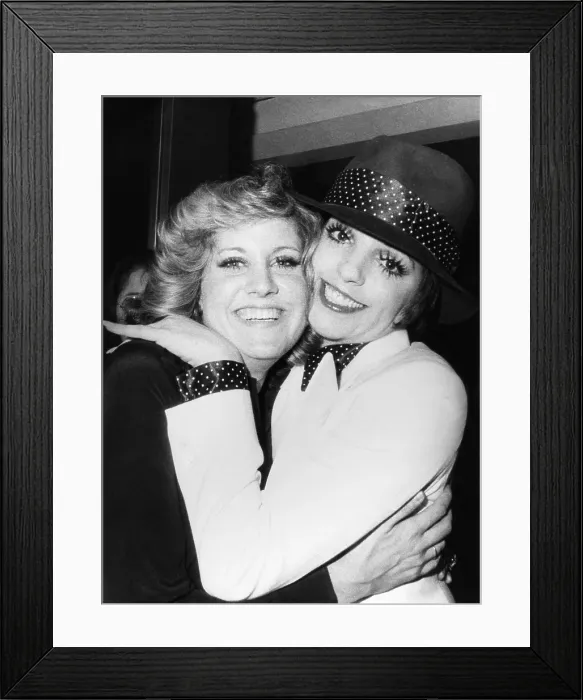Framed Print : Liza Minnelli (right) and her half-sister Lorna Luft, both daughters of Judy Garland. Jan. 6, 1974