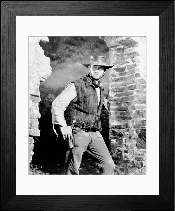 Framed Print : TWO MULES FOR SISTER SARA, Clint Eastwood, 1970 Framed Print : TWO MULES FOR SISTER SARA, Clint Eastwood, 1970