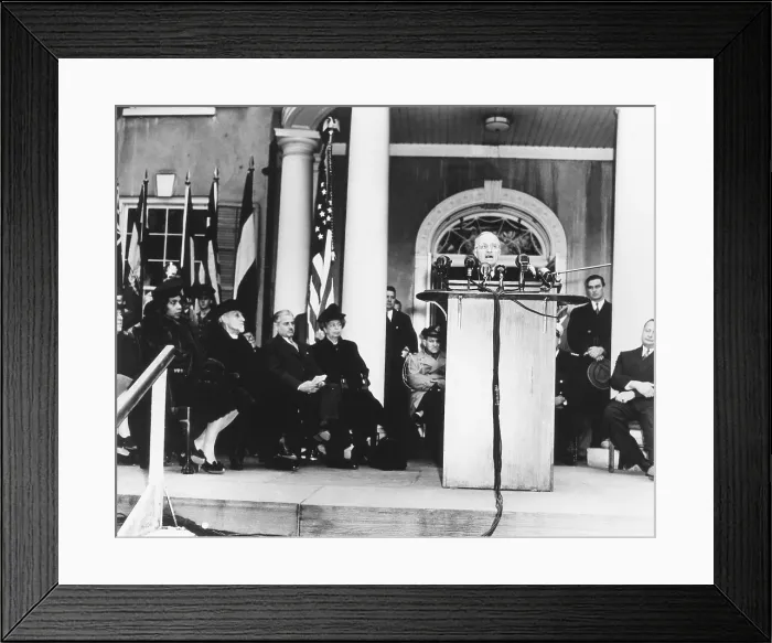 Framed Print : President Harry Truman dedicated the Roosevelt Memorial Library, April 12, 1946. Seated L-R: Marian Anderson; Rev. George Anthony; Newton B. Drury (Dir. NPS)