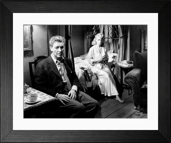 Framed Print : A DOUBLE LIFE, from left, Ronald Colman, Shelley Winters, 1947