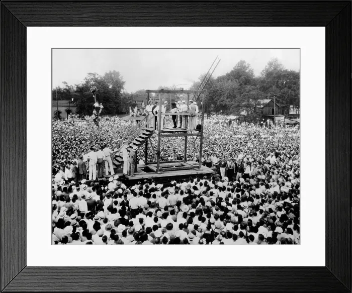 Framed Print : Thousands witness the public hanging of African American, Rainey Bertha, age 22
