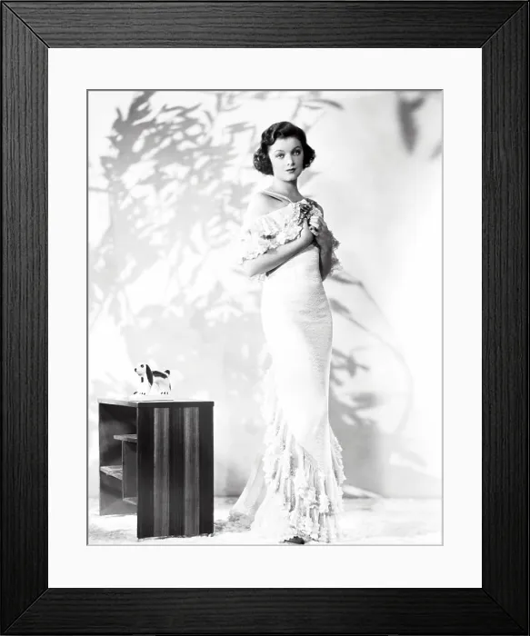 Framed Print : BROADWAY BILL, Myrna Loy (in a gown by Robert Kalloch), 1934 Framed Print : BROADWAY BILL, Myrna Loy (in a gown by Robert Kalloch), 1934