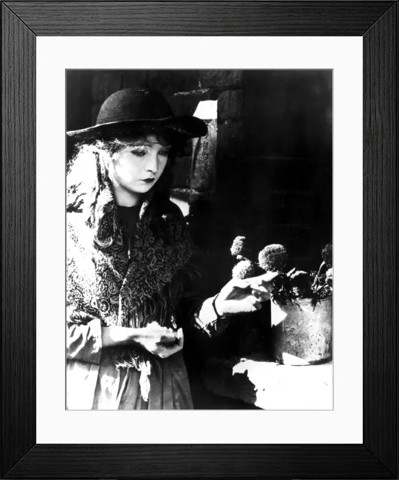 Framed Print : BROKEN BLOSSOMS, Lillian Gish, 1919