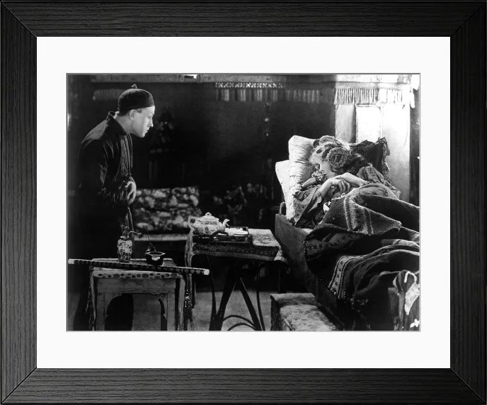Framed Print : BROKEN BLOSSOMS, Richard Barthelmess, Lillian Gish, 1919