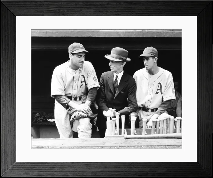 Framed Print : Philadelphia Athletics manager Connie Mack with Phil Marchildon (L) and Russell Christopher. Marchildon joined Royal Canadian Air Force as a tail gunner