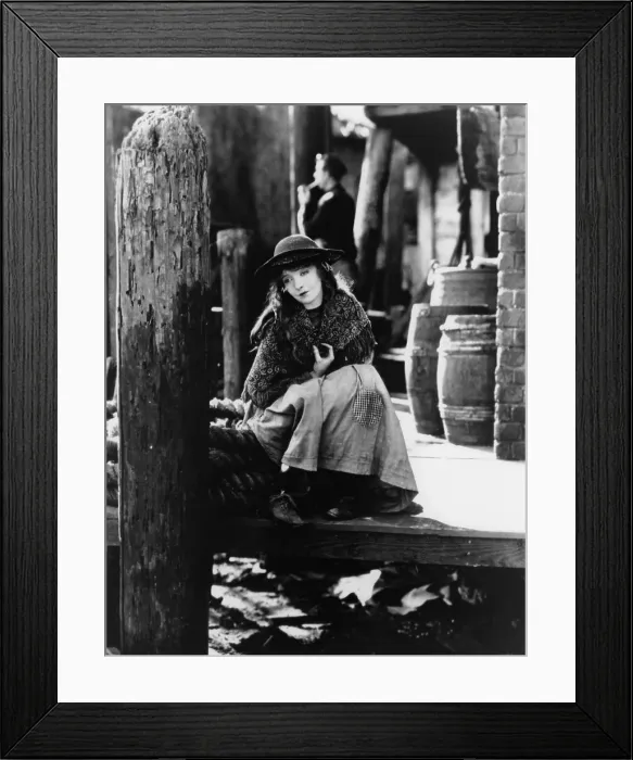 Framed Print : BROKEN BLOSSOMS, Lillian Gish, 1919