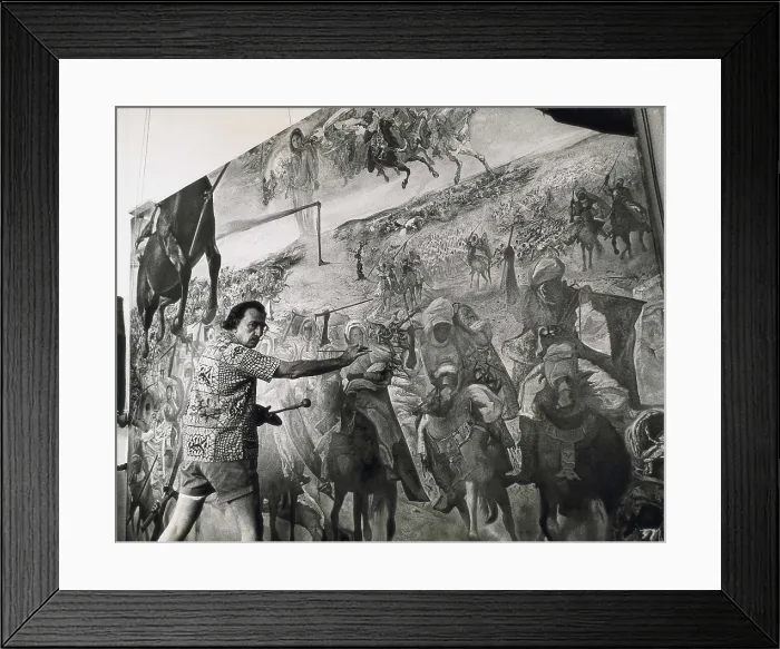 Framed Print : DALI, Salvador (1904-1989). Salvador Dali painting his work 'The Battle of Tetuan' in 1961. AISA / Everett Collection**US SALES ONLY** Framed Print : DALI, Salvador (1904-1989). Salvador Dali painting his work 'The Battle of Tetuan' in 1961. AISA / Everett Collection**US SALES ONLY**