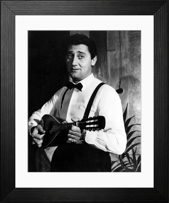 Framed Print : IT HAPPENED IN ROME, (aka Souvenir d'Italie), Alberto Sordi, 1957