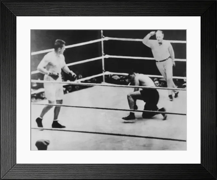 Framed Print : Long Count Fight, the Gene Tunney-Jack Dempsey boxing match of Sept. 22, 1927 Framed Print : Long Count Fight, the Gene Tunney-Jack Dempsey boxing match of Sept. 22, 1927