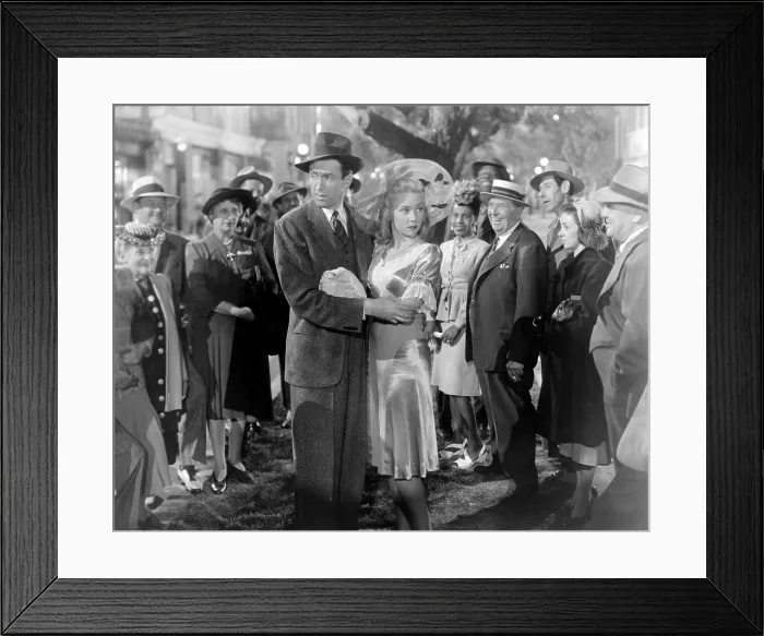 Framed Print : IT'S A WONDERFUL LIFE, center from left: James Stewart, Gloria Grahame, 1946 Framed Print : IT'S A WONDERFUL LIFE, center from left: James Stewart, Gloria Grahame, 1946