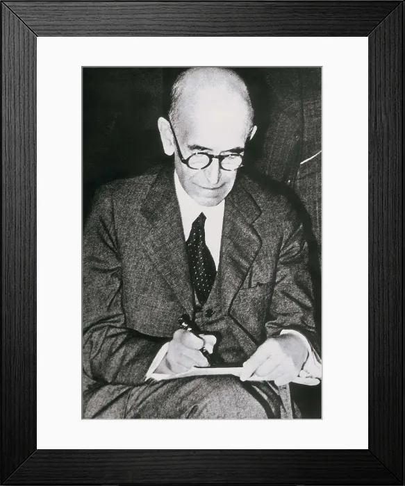 Framed Print : FALLA, Manuel de (1876-1946). Manuel de Falla in Buenos Aires (1940), after the concerts on Radio El Mundo. SPAIN. Granada. Manuel de Falla Archive Framed Print : FALLA, Manuel de (1876-1946). Manuel de Falla in Buenos Aires (1940), after the concerts on Radio El Mundo. SPAIN. Granada. Manuel de Falla Archive