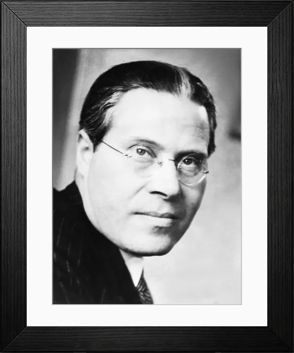 Framed Print : Laszlo Moholy-Nagy, Hungarian abstract painter and designer, taught at the Bauhaus from 1923-28 Framed Print : Laszlo Moholy-Nagy, Hungarian abstract painter and designer, taught at the Bauhaus from 1923-28