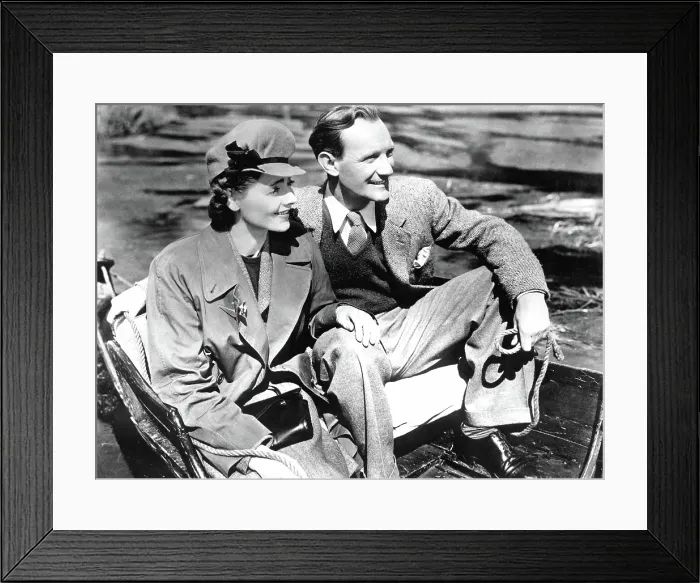 Framed Print : BRIEF ENCOUNTER, Celia Johnson, Trevor Howard, 1945 Framed Print : BRIEF ENCOUNTER, Celia Johnson, Trevor Howard, 1945