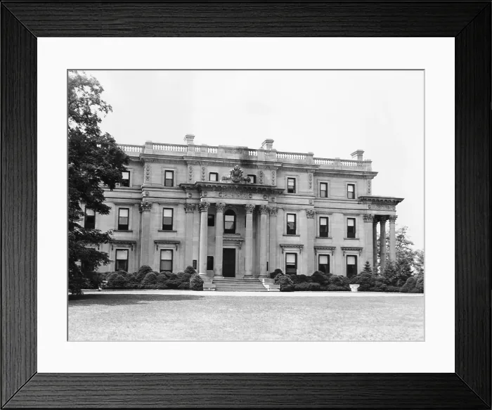Framed Print : Grecian-Corinthian Mansion on the 700-acre Vanderbilt estate at Hyde Park, N.Y