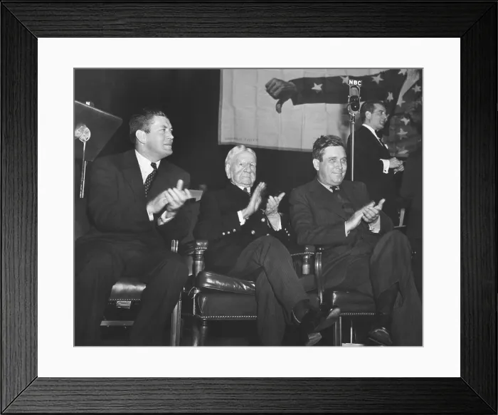 Framed Print : Republicans Wendell Willkie's last campaign appeal in the morning hours of Nov. 5, 1940. With Willkie (seated, right) are Gene Tunney, ex-heavyweight champion; Robert M