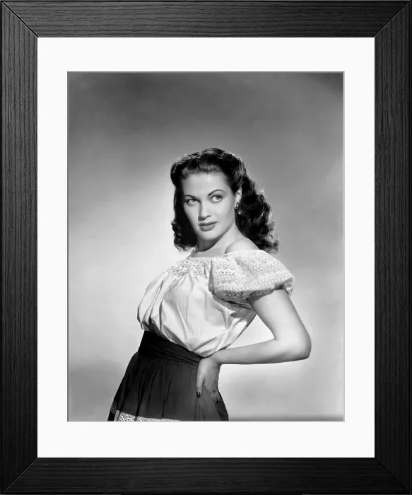 Framed Print : BRUTE FORCE, Yvonne De Carlo, 1947