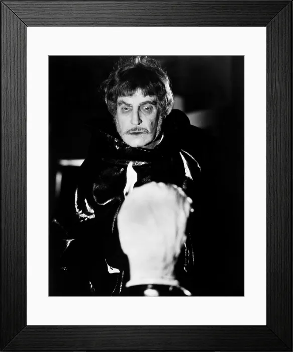 Framed Print : THE ABOMINABLE DR. PHIBES, Vincent Price, 1971