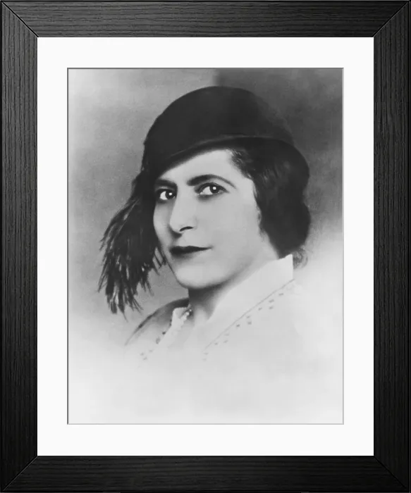Framed Print : Helena Rubenstein internationally famous cosmetics magnate in 1931. In 1928, she sold her American business to Lehman Brothers for $7.3 million, ($101 million in 2015) Framed Print : Helena Rubenstein internationally famous cosmetics magnate in 1931. In 1928, she sold her American business to Lehman Brothers for $7.3 million, ($101 million in 2015)