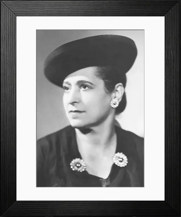 Framed Print : Helena Rubenstein in the 1930s. Photo by Harcourt