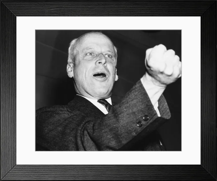 Framed Print : Norman Thomas addressing the National Nominating Convention of the Socialist Party. Washington, D.C. April 7, 1940. He was the Party's 1940 presidential nominee