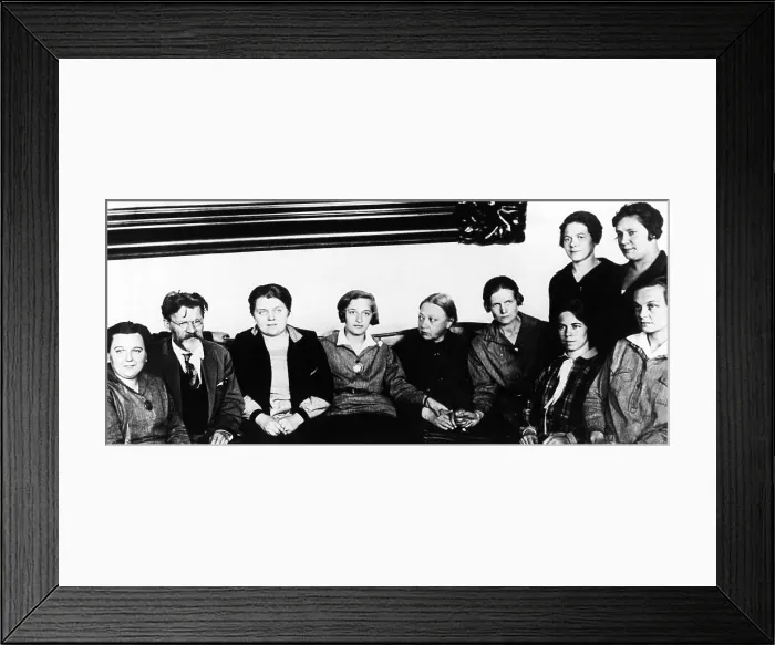 Framed Print : Nadezhda Krupskaya, Lenin's widow in Nov. 1927. Mrs. Lenin is shown in center (with head turned to side and hands folded on briefcase)