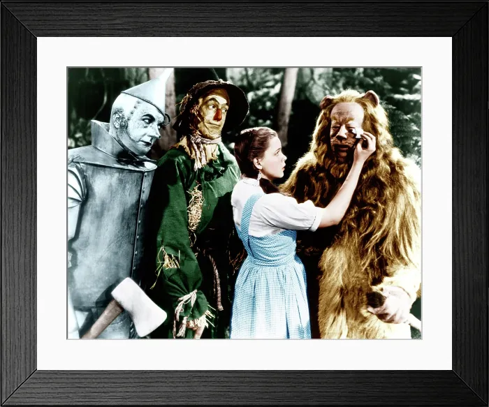 Framed Print : THE WIZARD OF OZ, from left: Jack Haley, Ray Bolger, Judy Garland, Bert Lahr, 1939