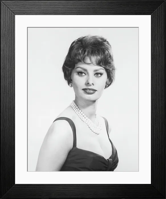 Framed Print : Sophia Loren, lare 1950s Framed Print : Sophia Loren, lare 1950s