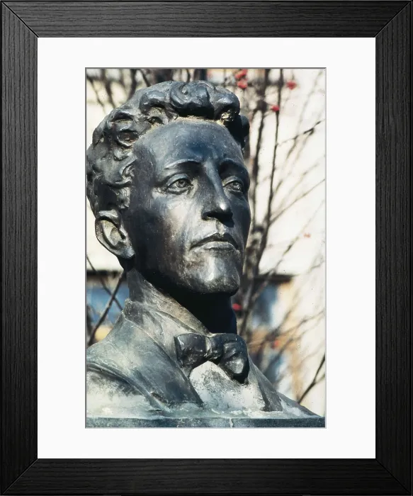 Framed Print : BLOK, Alexandr Alexndrovich (1880-1921). Detail of the momument to Alexandr Blok made by L. Alekseev. Sculpture on bronze. RUSSIA. MOSCOW. Solnechnogorsk