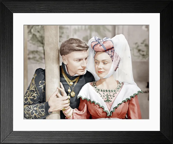 Framed Print : HENRY V, from left: Laurence Olivier, Renee Asherson, 1944 Framed Print : HENRY V, from left: Laurence Olivier, Renee Asherson, 1944