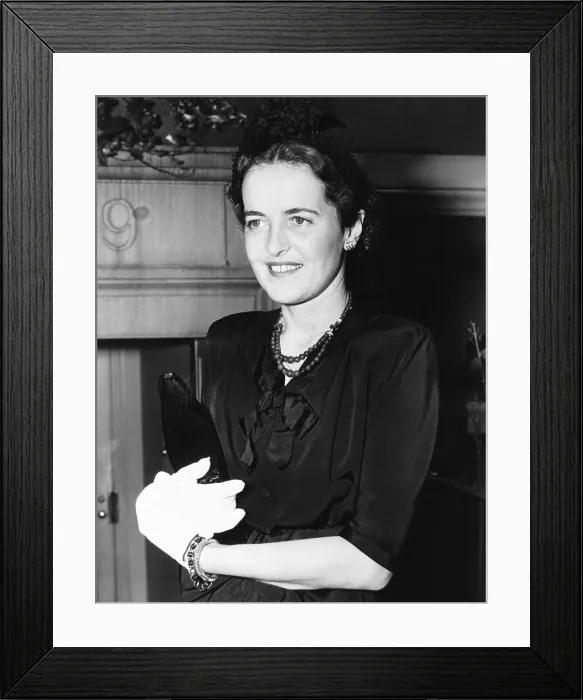Framed Print : Louise Macy, NYC socialite and magazine editor was engaged to FDR's closet advisor, Harry Hopkins. (CSU_2015_9_1260) Framed Print : Louise Macy, NYC socialite and magazine editor was engaged to FDR's closet advisor, Harry Hopkins. (CSU_2015_9_1260)