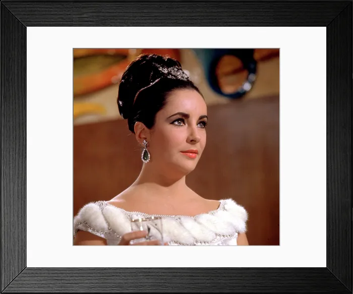 Framed Print : THE V.I.P.S, Elizabeth Taylor, 1963